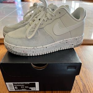 Nike Womens Air Force 1 Crater, Summit White, size 6